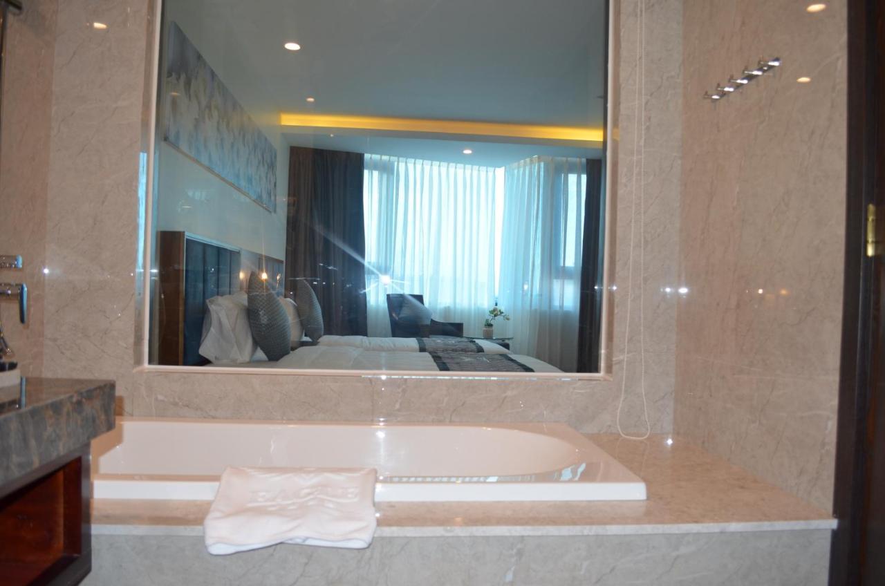 Eagle Hotel Dai Tiet Екстер'єр фото
